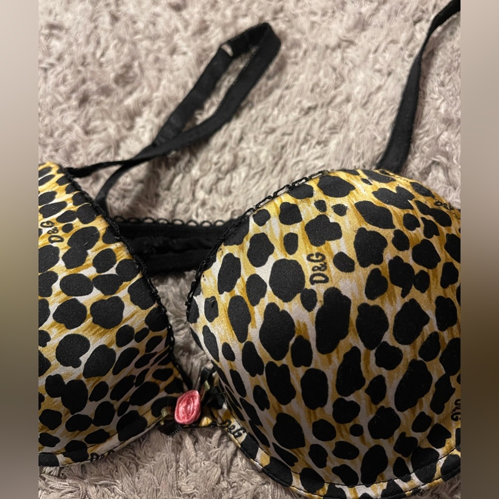 D&G satin padded leopard / cheetah print bra with pink rose. Light push up